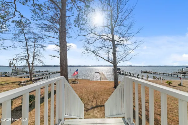 $534,000 | 226 Shady Banks Beach Road, Washington, NC 27889