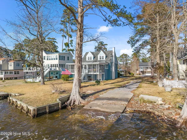 $534,000 | 226 Shady Banks Beach Road, Washington, NC 27889