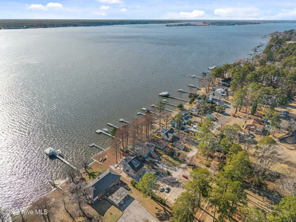 $534,000 | 226 Shady Banks Beach Road, Washington, NC 27889