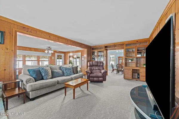 $534,000 | 226 Shady Banks Beach Road, Washington, NC 27889