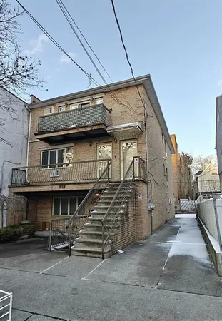$799,999 | 1619 70th Street, Unit 1 | Bensonhurst