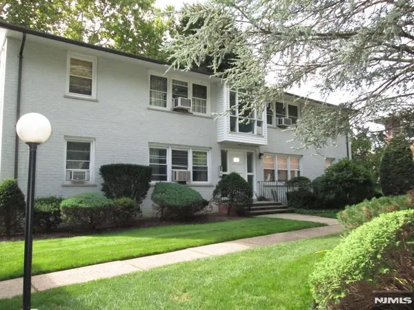 $1,950 | 26-02 High Street, Fair Lawn, NJ 07410