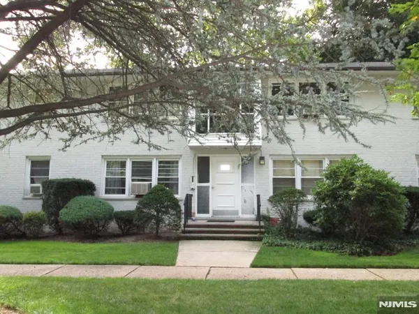 $1,950 | 26-02 High Street, Fair Lawn, NJ 07410