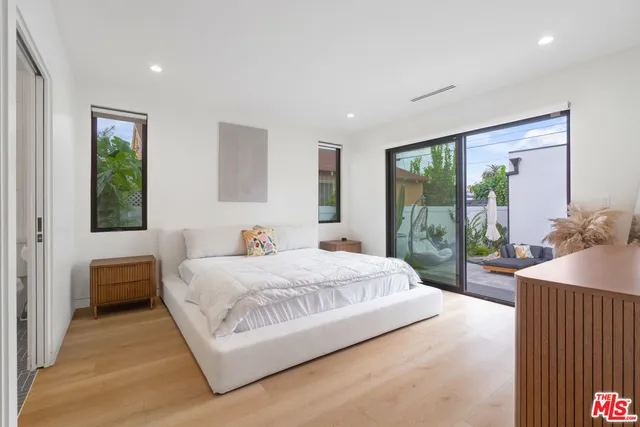 $6,750 | 2911 South Rimpau Boulevard, Unit 1, Los Angeles, CA 90016