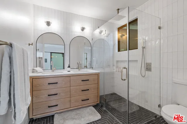 $6,750 | 2911 South Rimpau Boulevard, Unit 1, Los Angeles, CA 90016