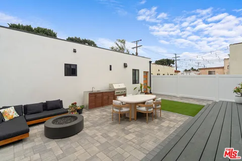 $6,750 | 2911 South Rimpau Boulevard, Unit 1, Los Angeles, CA 90016