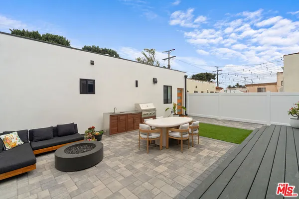$6,750 | 2911 South Rimpau Boulevard, Unit 1, Los Angeles, CA 90016