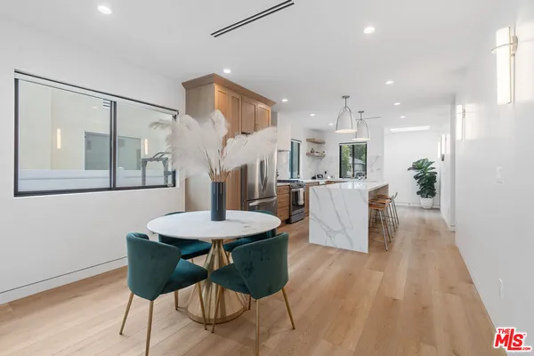$6,750 | 2911 South Rimpau Boulevard, Unit 1, Los Angeles, CA 90016