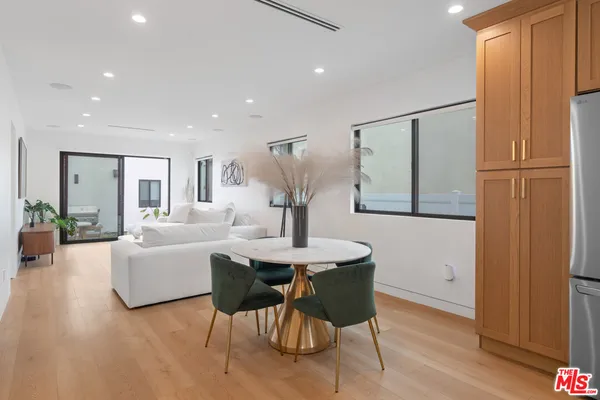 $6,750 | 2911 South Rimpau Boulevard, Unit 1, Los Angeles, CA 90016