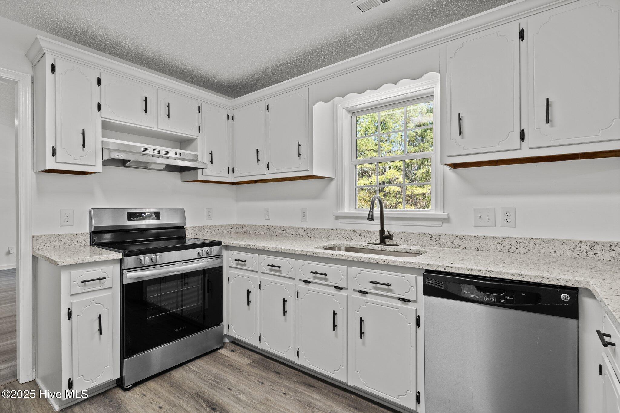 646 High Hill Road Jacksonville, NC 28540 - Photo 7 of 47 11-web-or-mls-1S3A1783