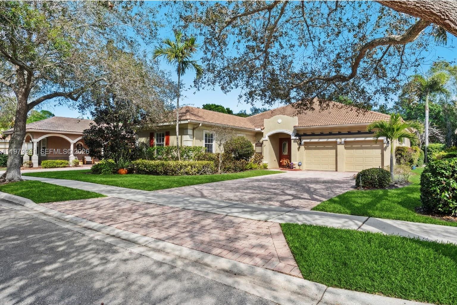 132 Via Castilla Jupiter, FL 33458 - Photo 2 of 36