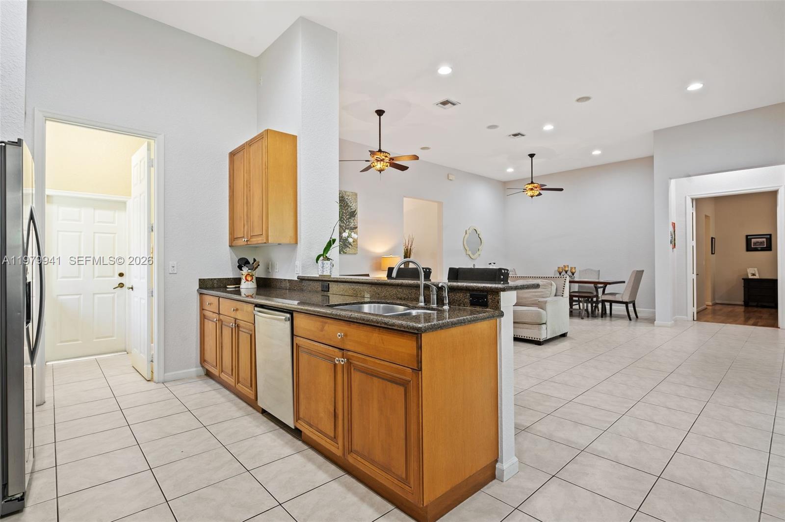 132 Via Castilla Jupiter, FL 33458 - Photo 10 of 36