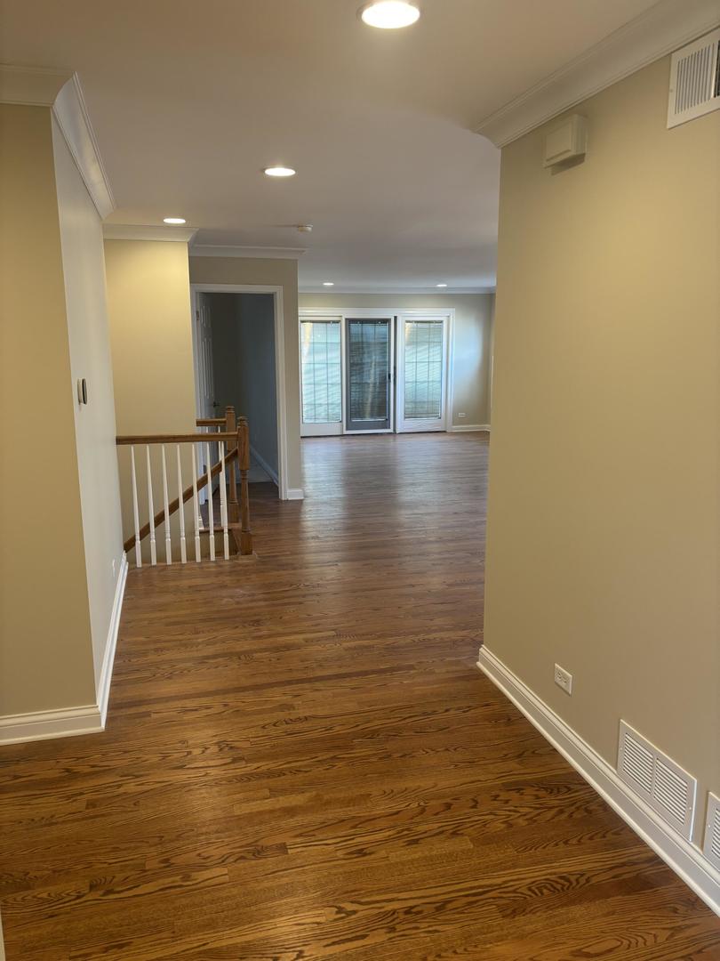 1129 Oakview Drive Wheaton, IL 60187 - Photo 6 of 39