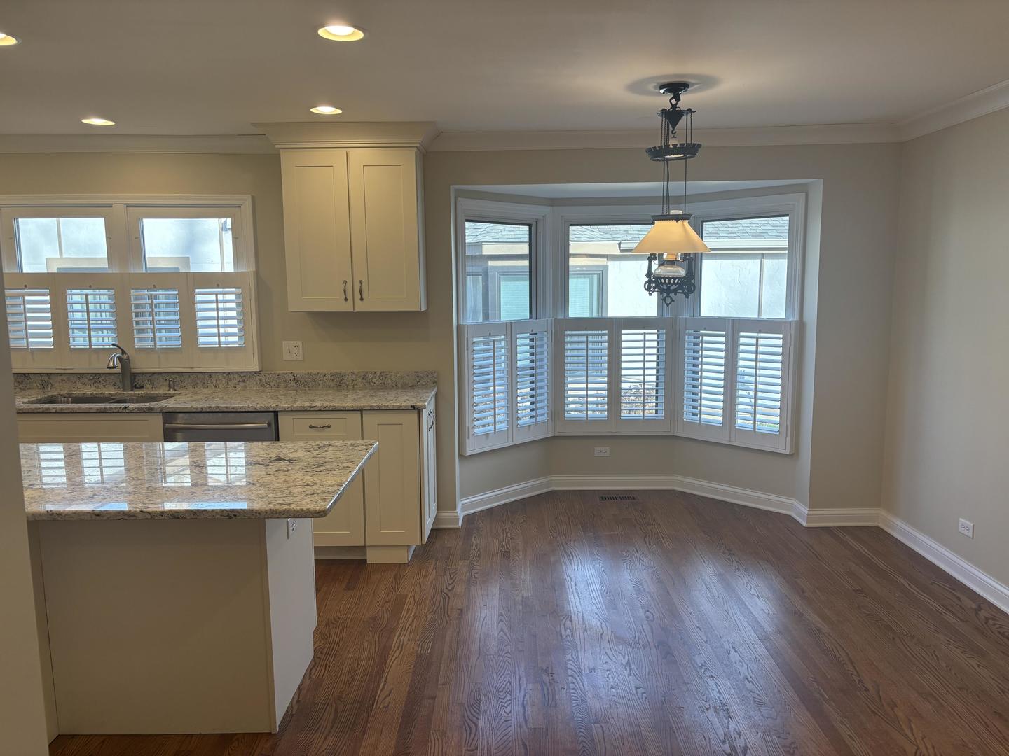 1129 Oakview Drive Wheaton, IL 60187 - Photo 7 of 39