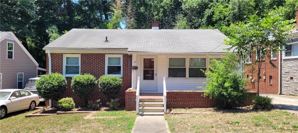 1112 South Benbow Road Greensboro, NC 27406 - Photo 2 of 4