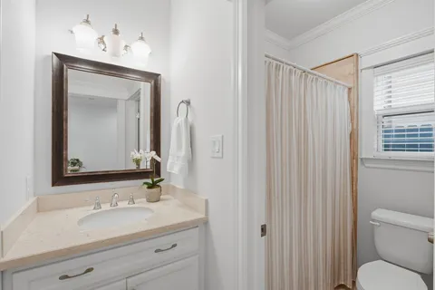 $650,000 | 621 Rutland Street, Unit A, Houston, TX 77007