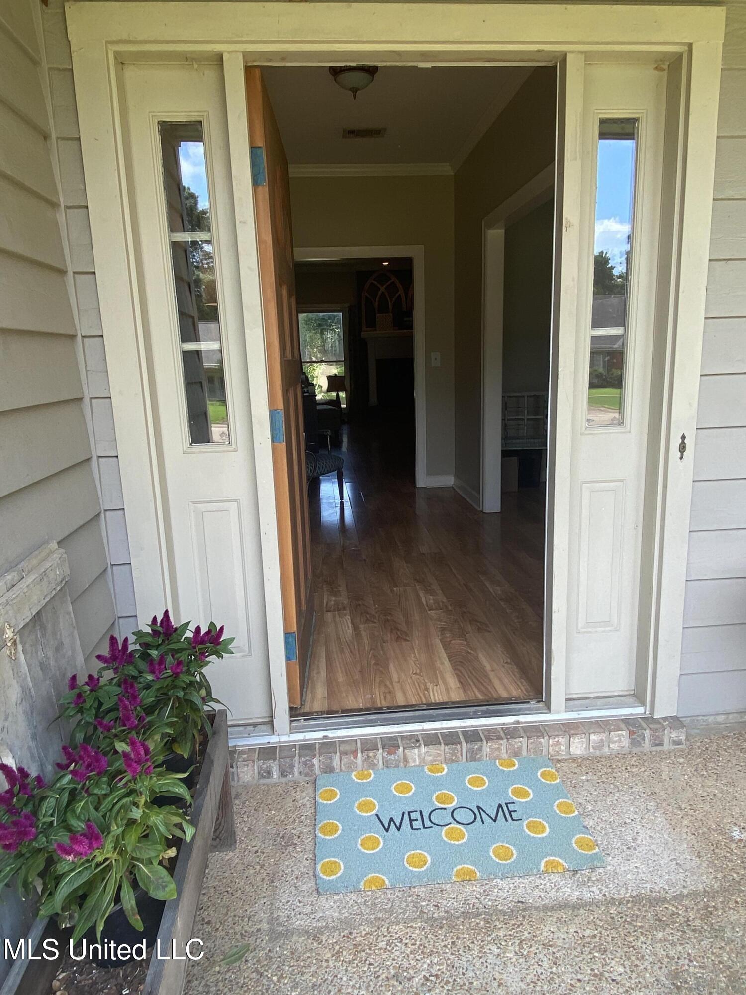 116 Elm Street Madison, MS 39110 - Photo 2 of 17 Q4L+4NgoQh6Dr90dCv5EBA