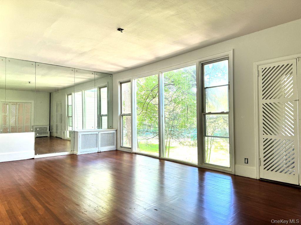 560 Taxter Road Elmsford, NY 10523 - Photo 11 of 39