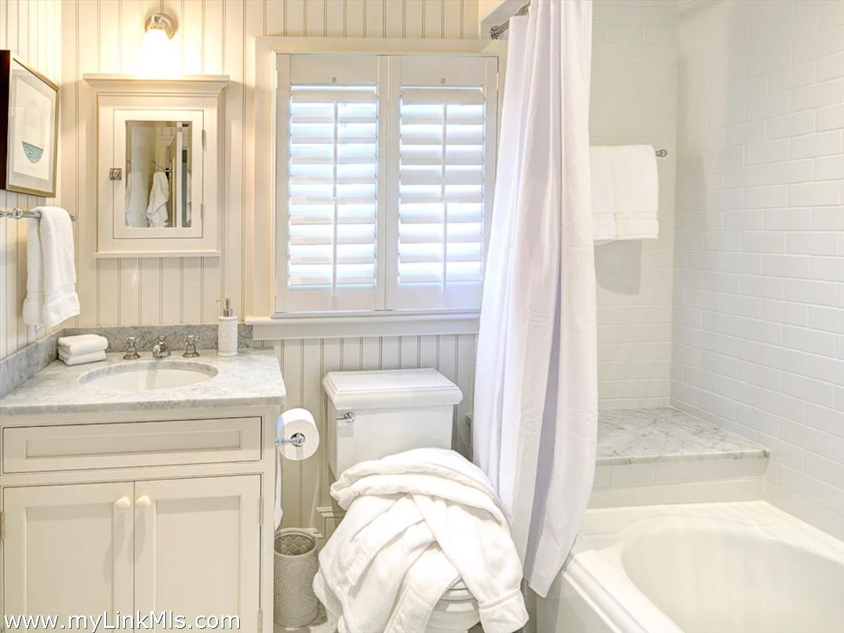 1 Field Club Drive Edgartown, MA 02539 - Photo 17 of 27