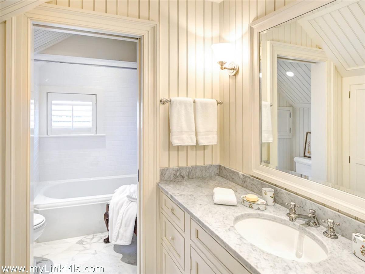 1 Field Club Drive Edgartown, MA 02539 - Photo 20 of 27