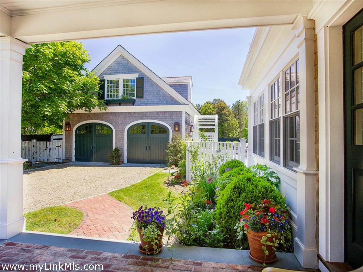 1 Field Club Drive Edgartown, MA 02539 - Photo 22 of 27