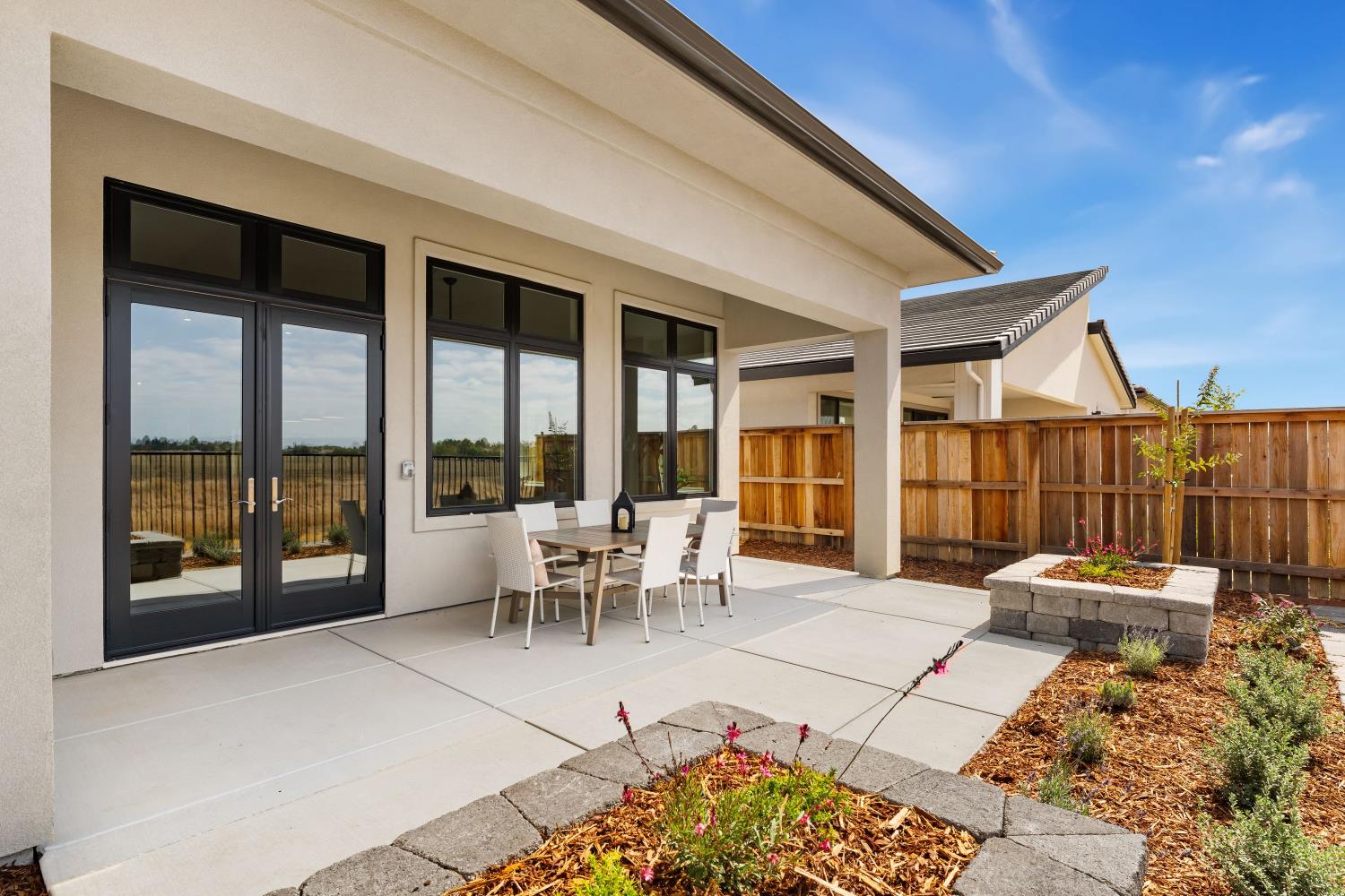 5597 Thomson Loop Davis, CA 95616 - Photo 35 of 40 Gallery Image 35