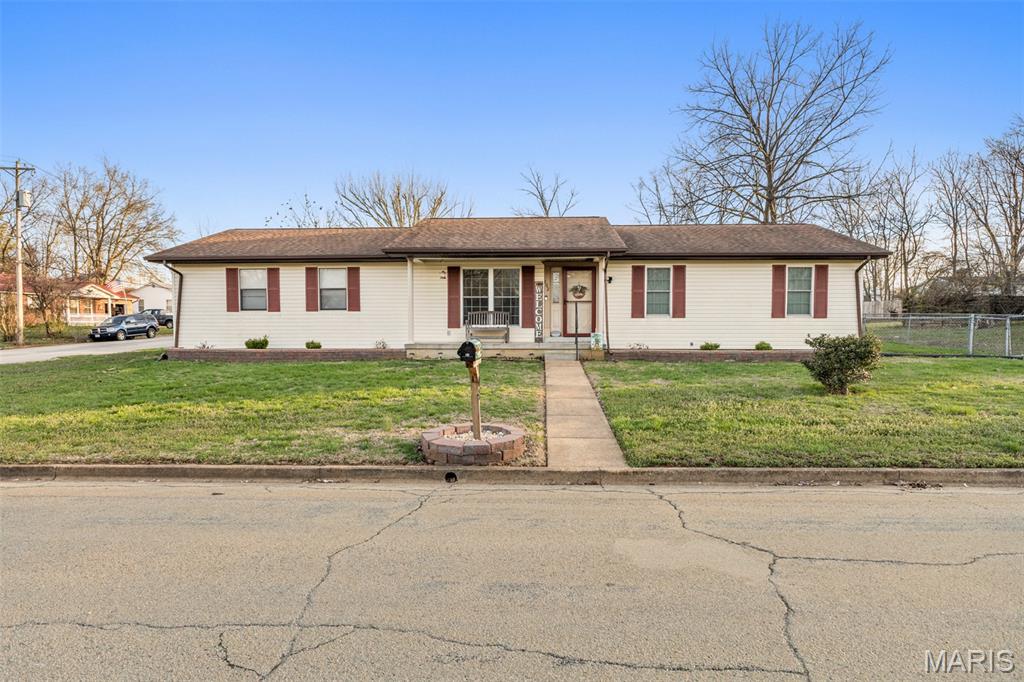 102 Laura Street Farmington, MO 63640 - Photo 1 of 23
