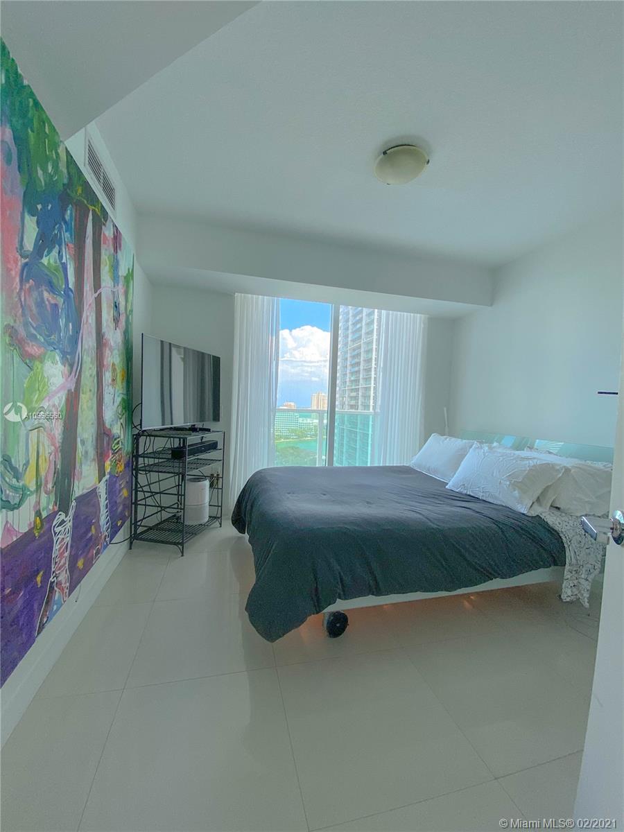41 Southeast 5th Street, Unit 1201 Miami, FL 33131 - Photo 21 of 32
