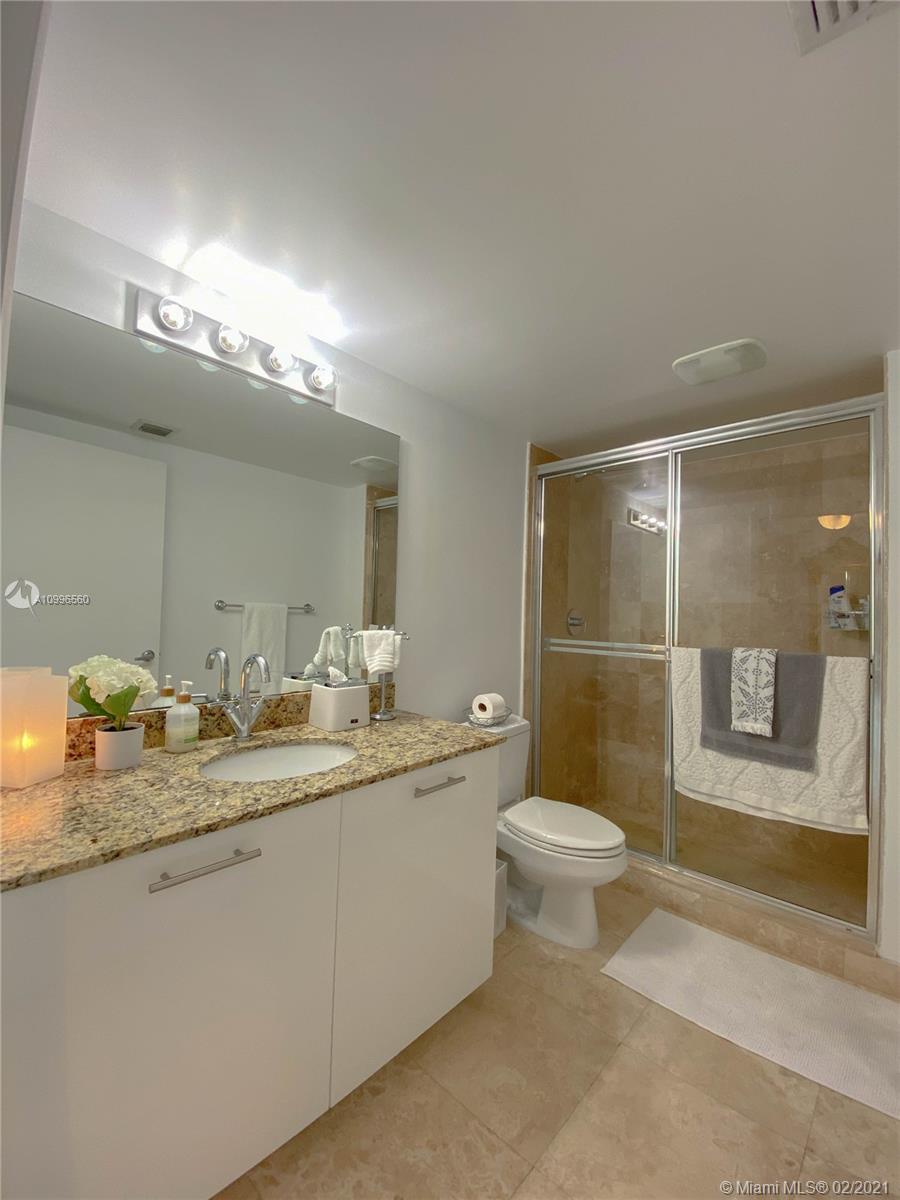 41 Southeast 5th Street, Unit 1201 Miami, FL 33131 - Photo 25 of 32
