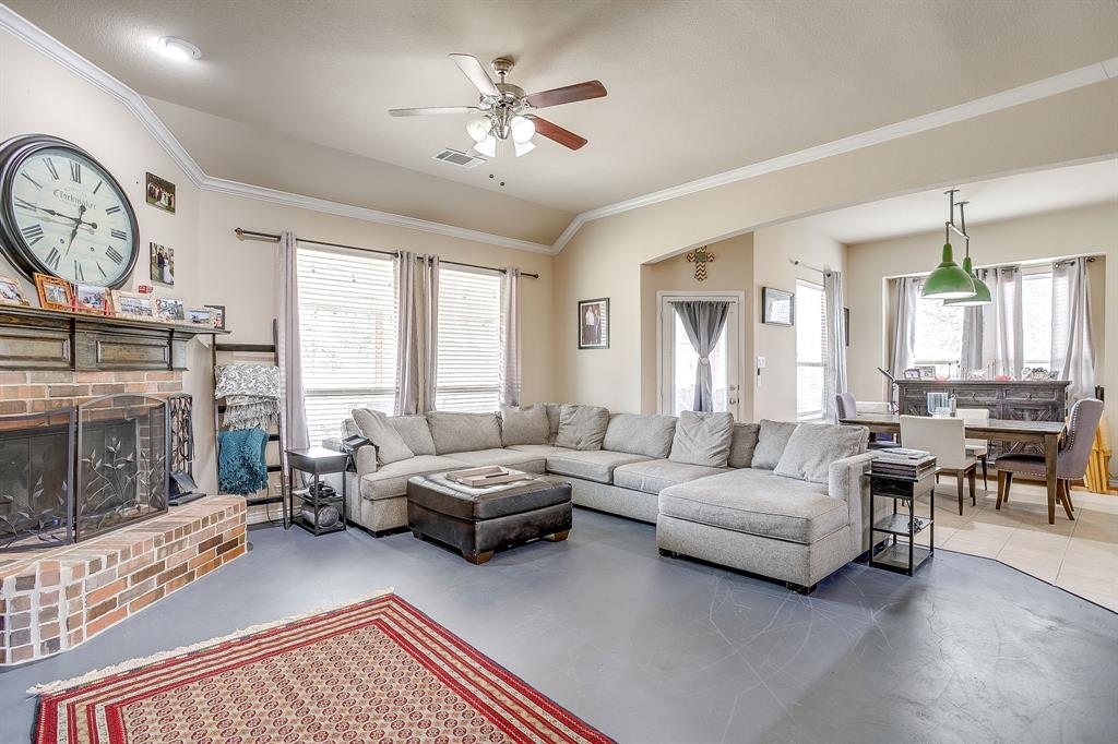 132 Creekwood Ranch Road Azle, TX 76020 - Photo 7 of 40