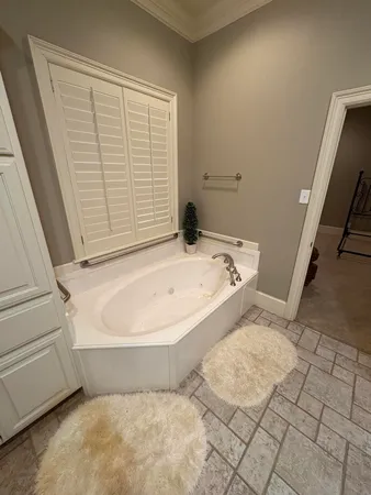 a view of a livingroom with a furniture