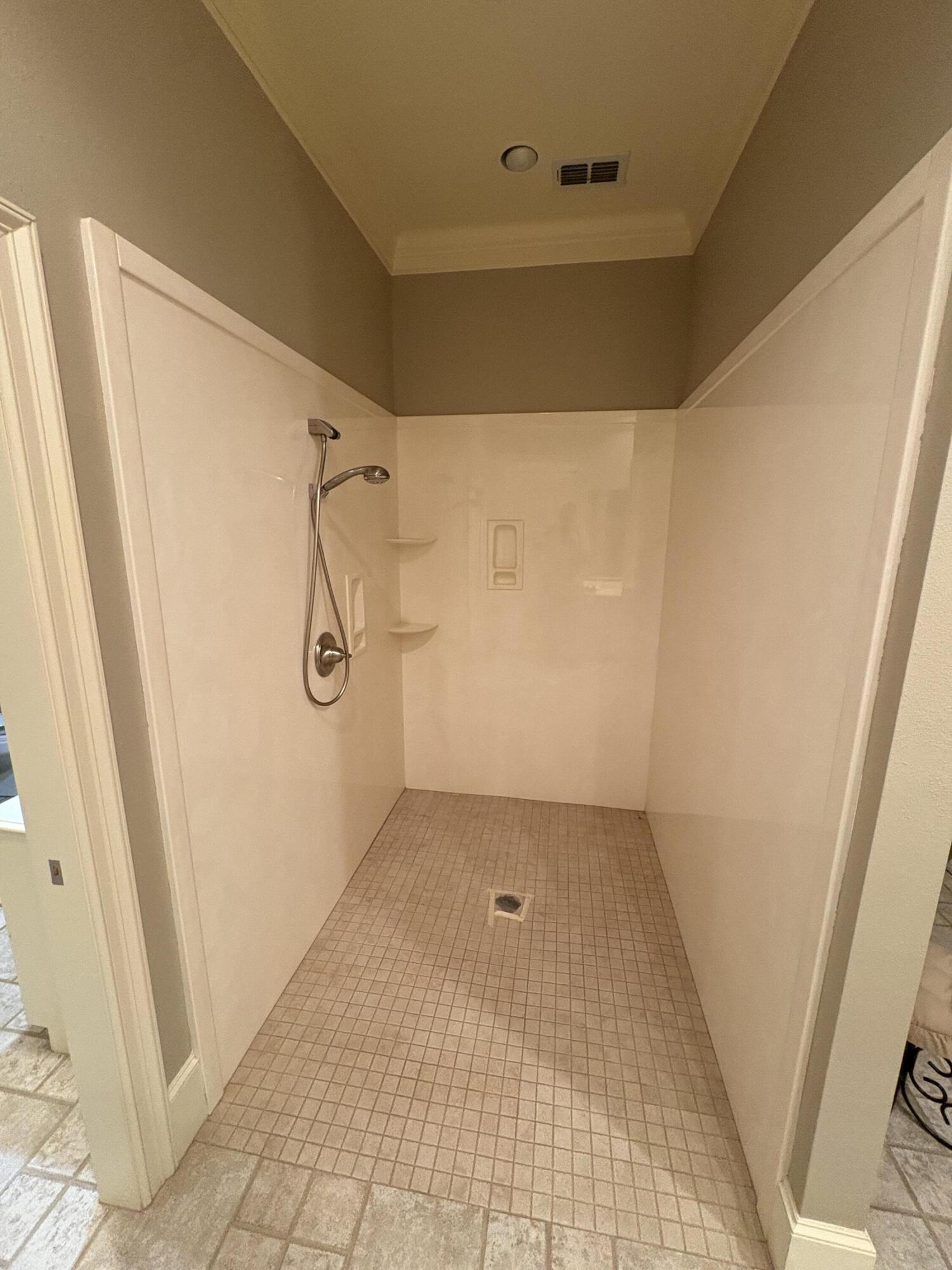 880 Highway 83 Loop, TX 79342 - Photo 24 of 34 Shower