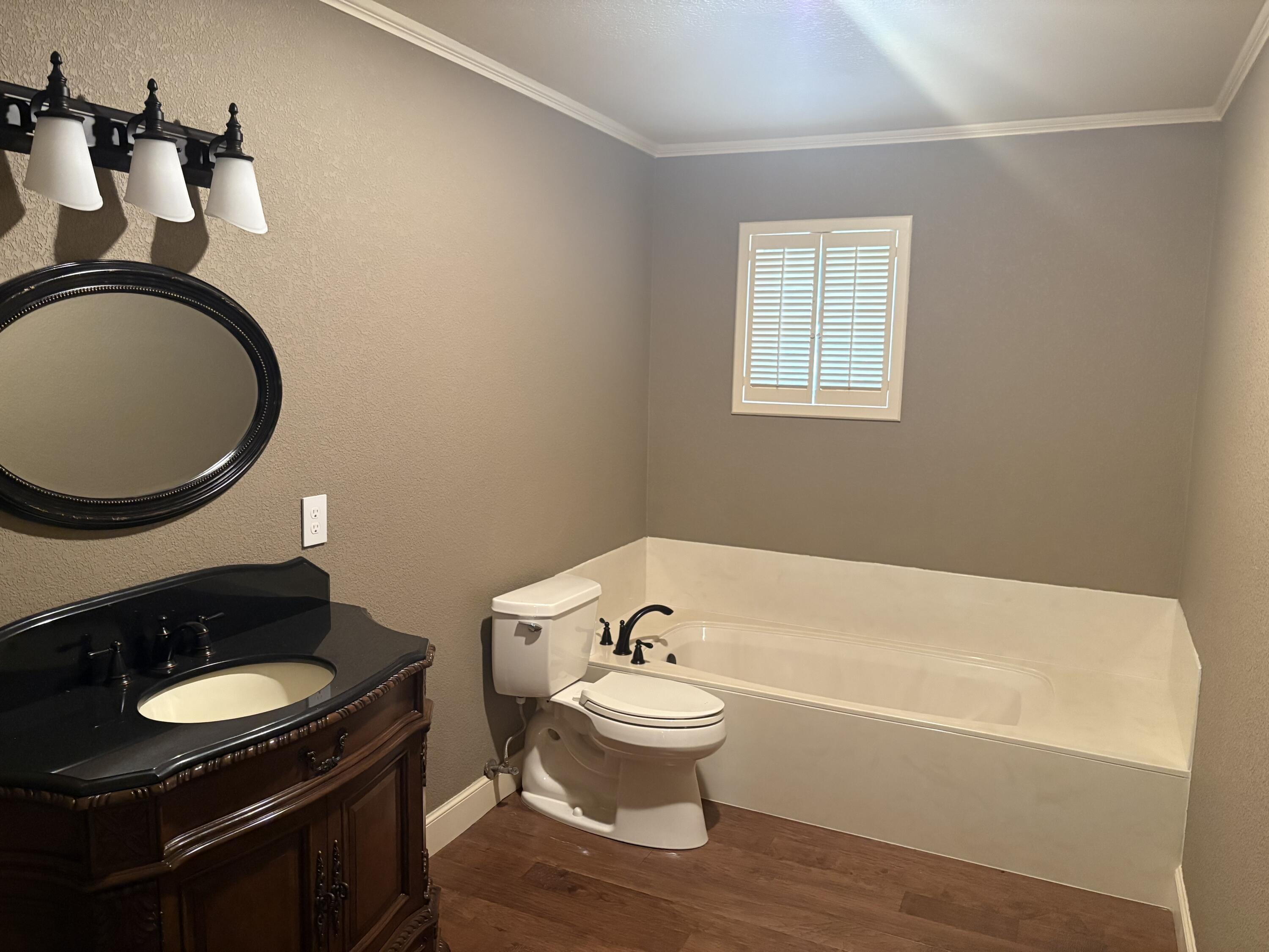 880 Highway 83 Loop, TX 79342 - Photo 9 of 34 Bath