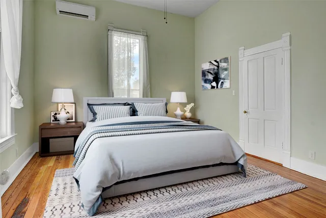 $299,999 | 501 Burleson Street, Smithville, TX 78957