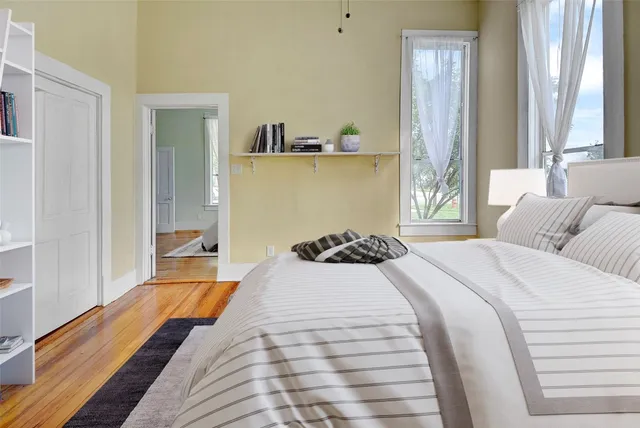 $299,999 | 501 Burleson Street, Smithville, TX 78957