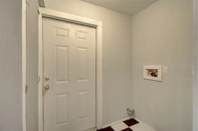 $299,999 | 501 Burleson Street, Smithville, TX 78957