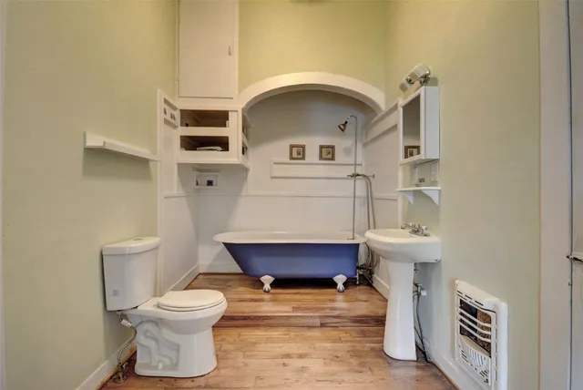 $299,999 | 501 Burleson Street, Smithville, TX 78957