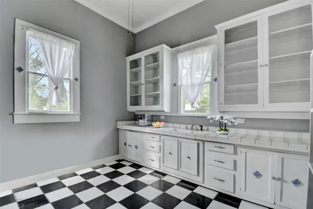 $299,999 | 501 Burleson Street, Smithville, TX 78957