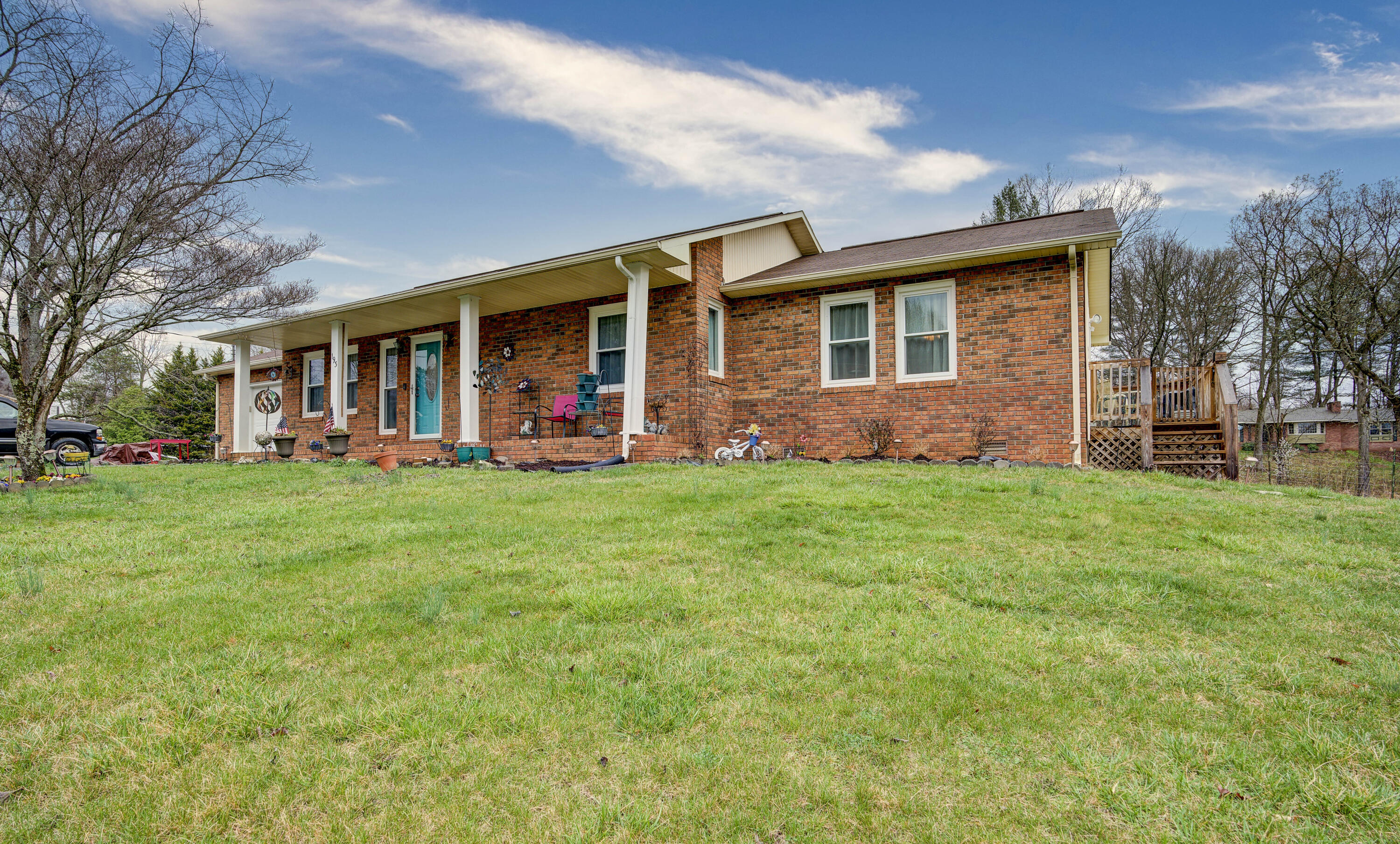 193 Carlton Road Bristol, TN 37620 - Photo 4 of 23 Carlton--8