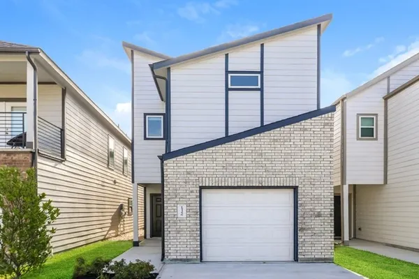 $2,010 | 15358 Estrella Road West, Houston, TX 77073