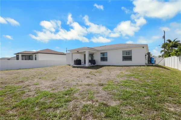 $302,000 | 2903 Northwest 4th Place, Cape Coral, FL 33993
