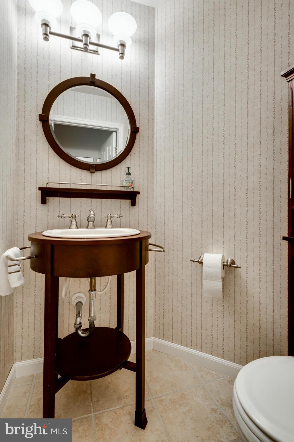 9523 Ridgeview Drive Columbia, MD 21046 - Photo 13 of 30 Main Floor Bathroom