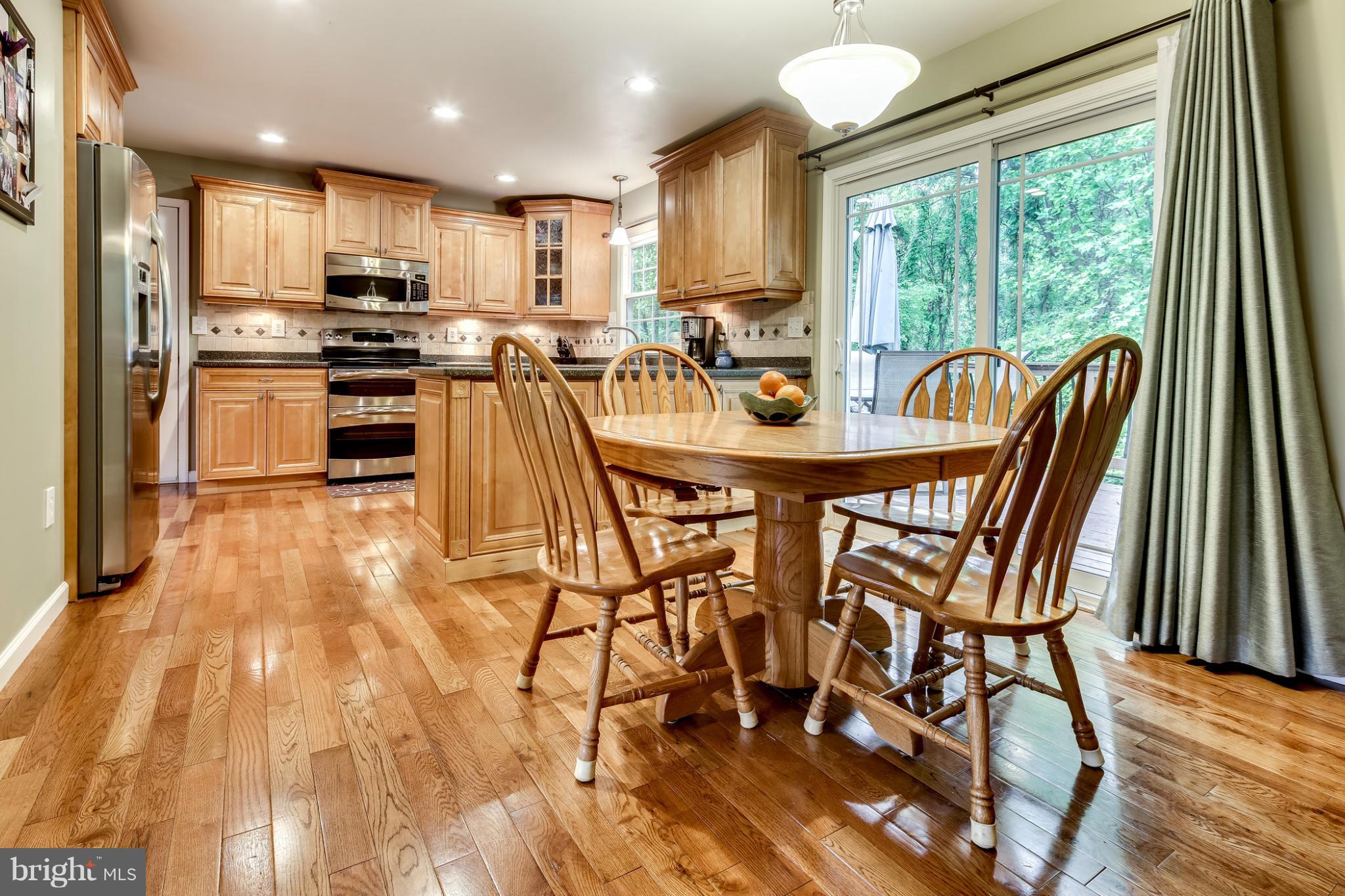 9523 Ridgeview Drive Columbia, MD 21046 - Photo 6 of 30 Eat in Kitchen