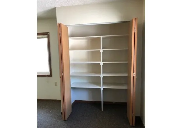 $953 | 711 Nuckolls Street, Glenwood, IA 51534