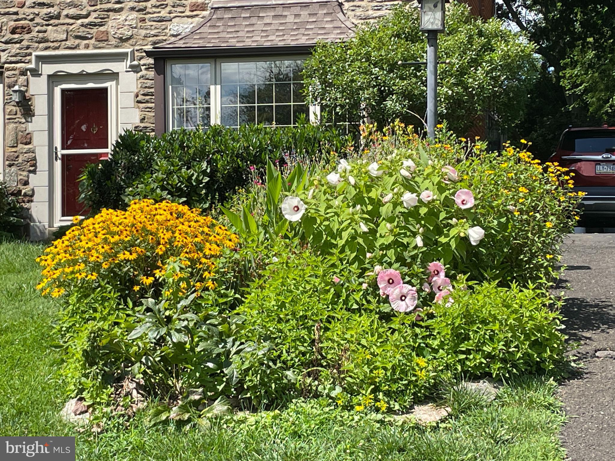 127 Kingston Road Cheltenham, PA 19012 - Photo 3 of 31 Gallery Image 3