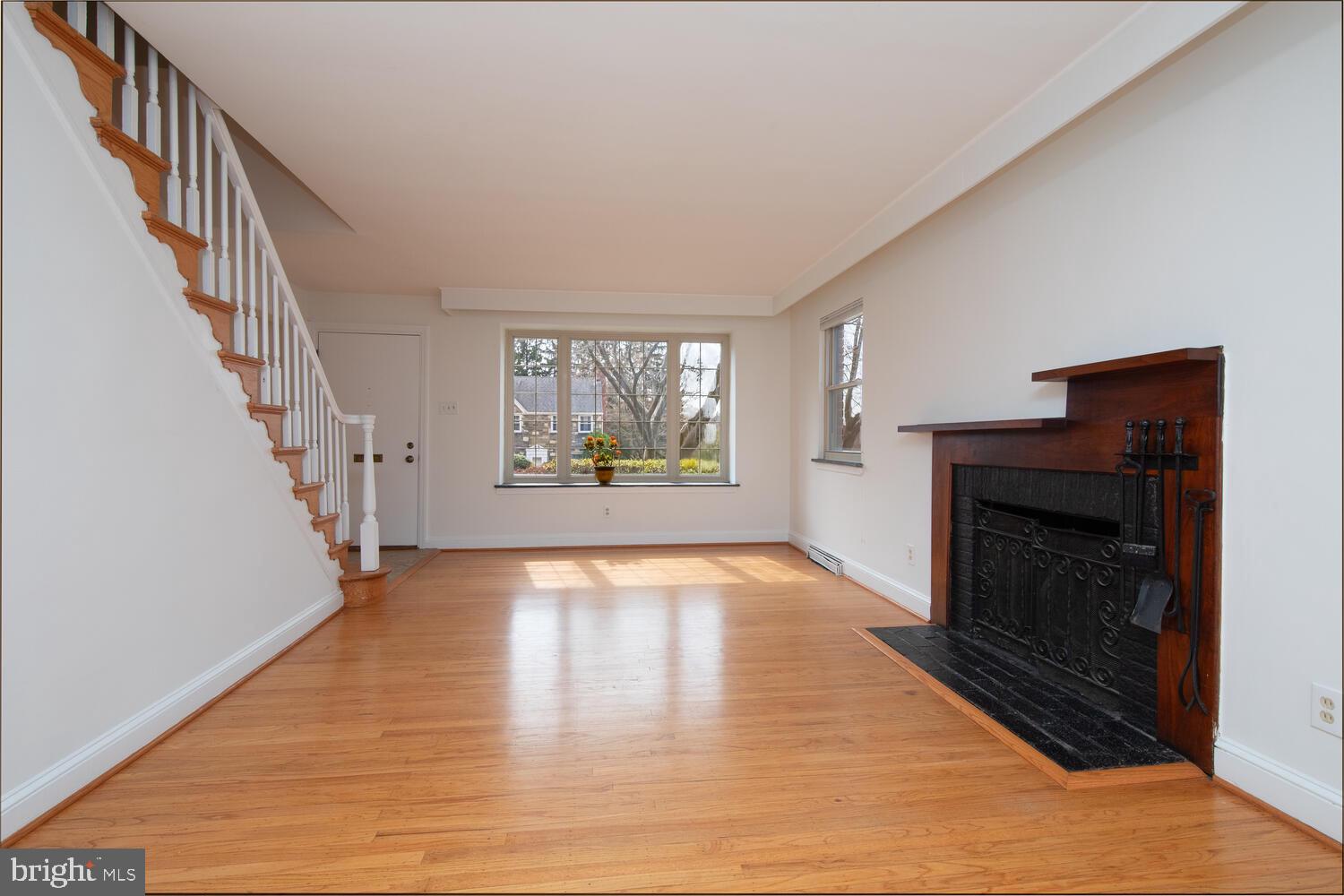 127 Kingston Road Cheltenham, PA 19012 - Photo 4 of 31 Gallery Image 4