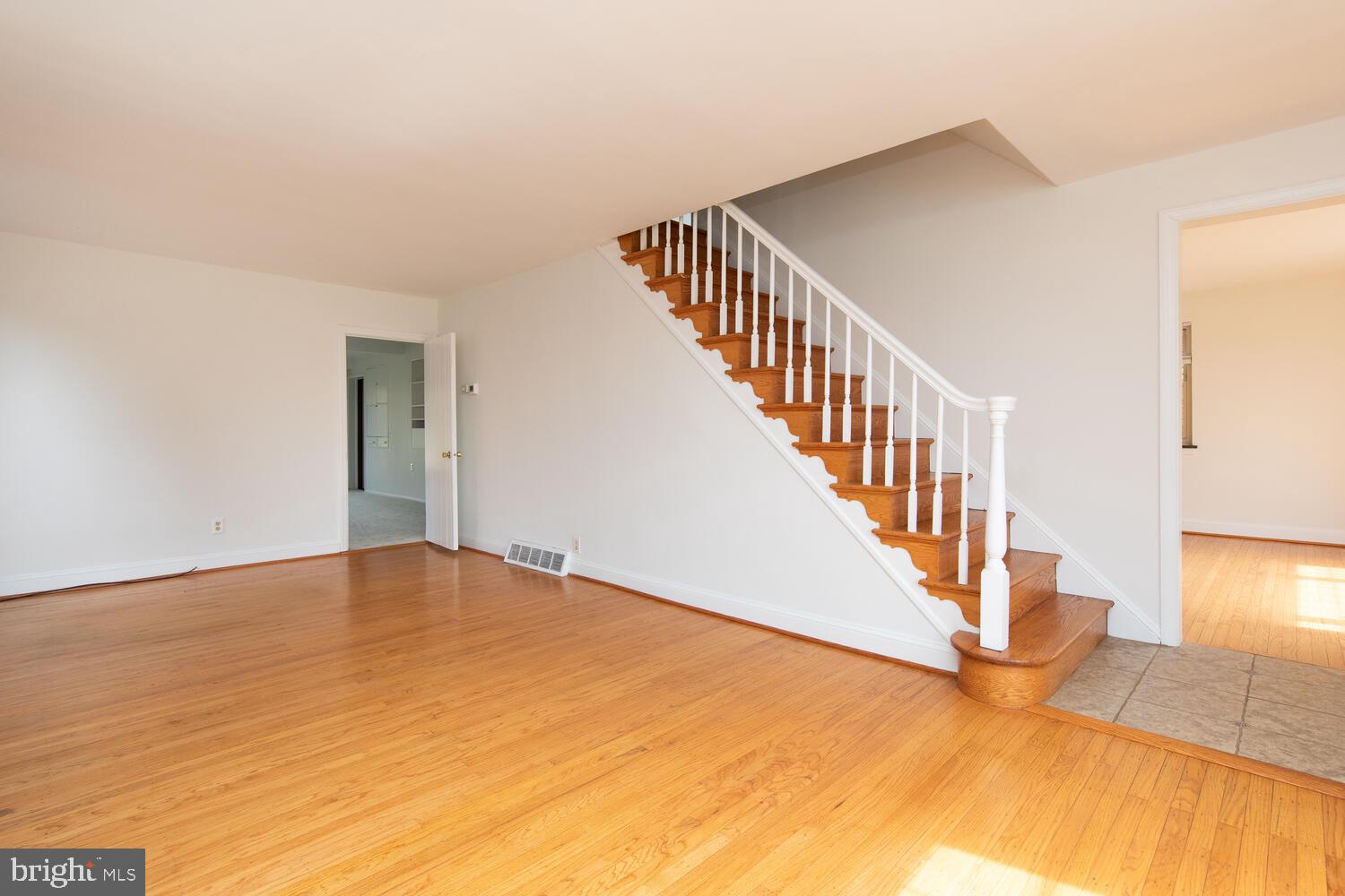 127 Kingston Road Cheltenham, PA 19012 - Photo 6 of 31 Gallery Image 6