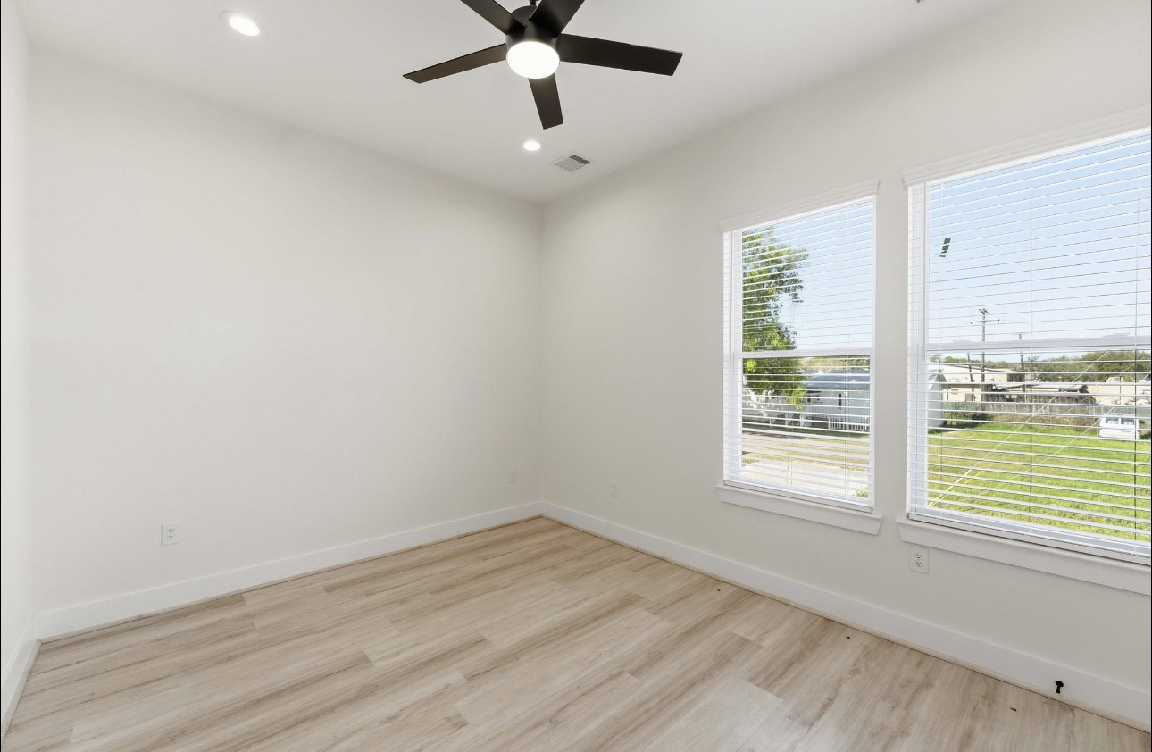 7809 Dyer Street Houston, TX 77088 - Photo 23 of 27