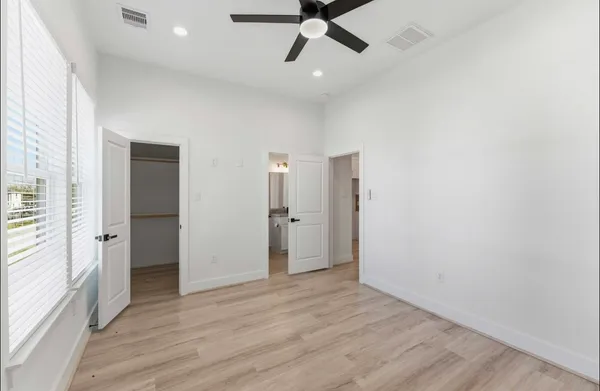 $479,999 | 7809 Dyer Street, Houston, TX 77088