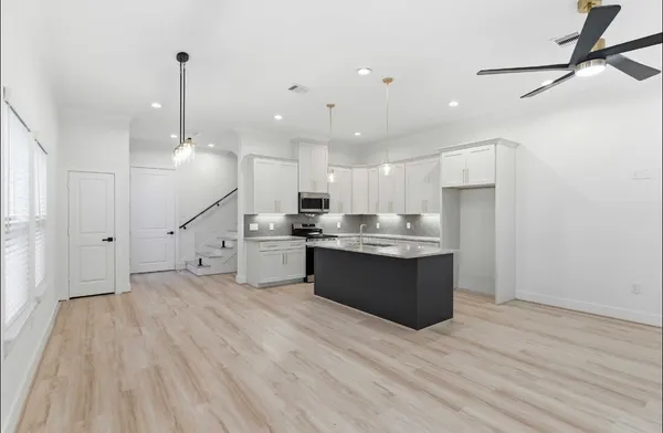 $479,999 | 7809 Dyer Street, Houston, TX 77088
